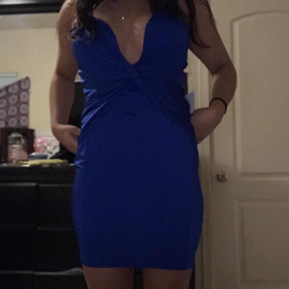 Dress - Picture 3 of 4